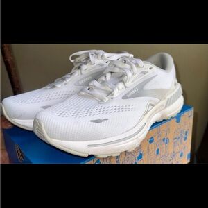 Brooks Adrenaline GTS 23 Women’s Running Shoes